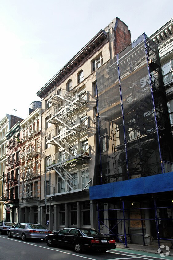 Foto del edificio - 75 Grand St