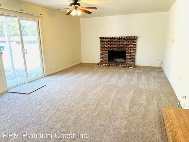 Building Photo - 3 br, 1.5 bath House - 109 N. Pollasky Ave.