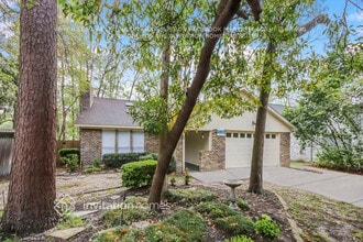 Building Photo - 240 Point Clear Dr