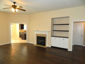 Building Photo - 498 Sebastian Dr