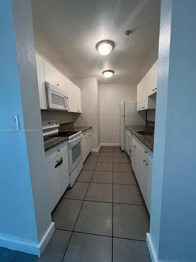 Foto del edificio - 1091 NW 7th Ct