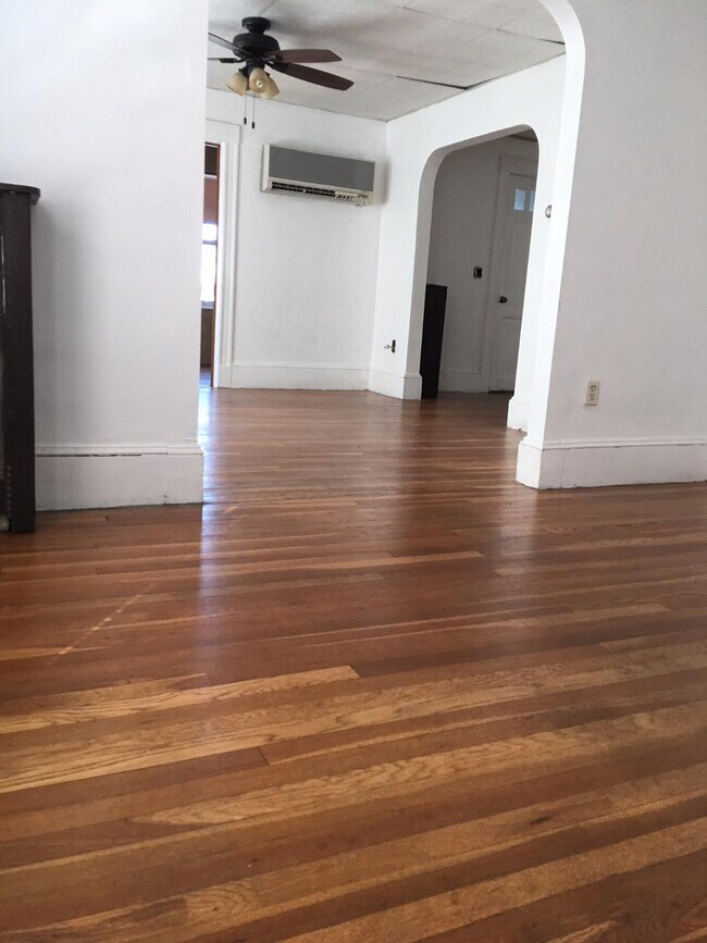 Foto del edificio - 231 Corey Rd