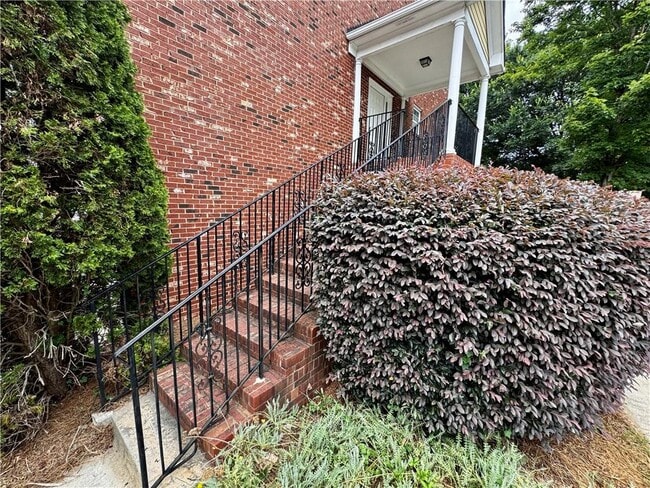 Building Photo - 2212 Ewell Park Dr NW