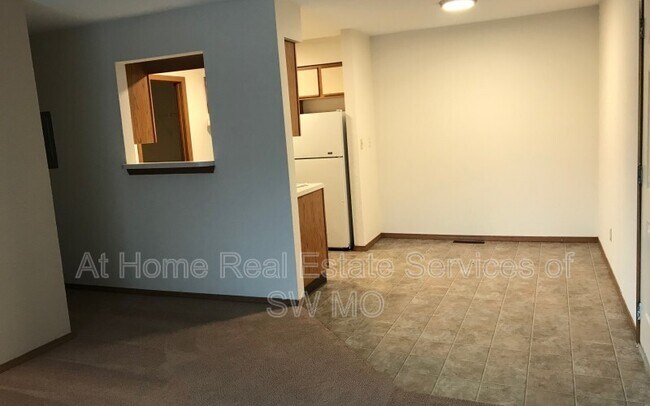 Foto del edificio - 753 E Bain St