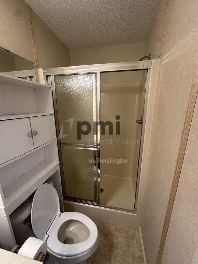 Foto del edificio - 1306 Arthur Ave