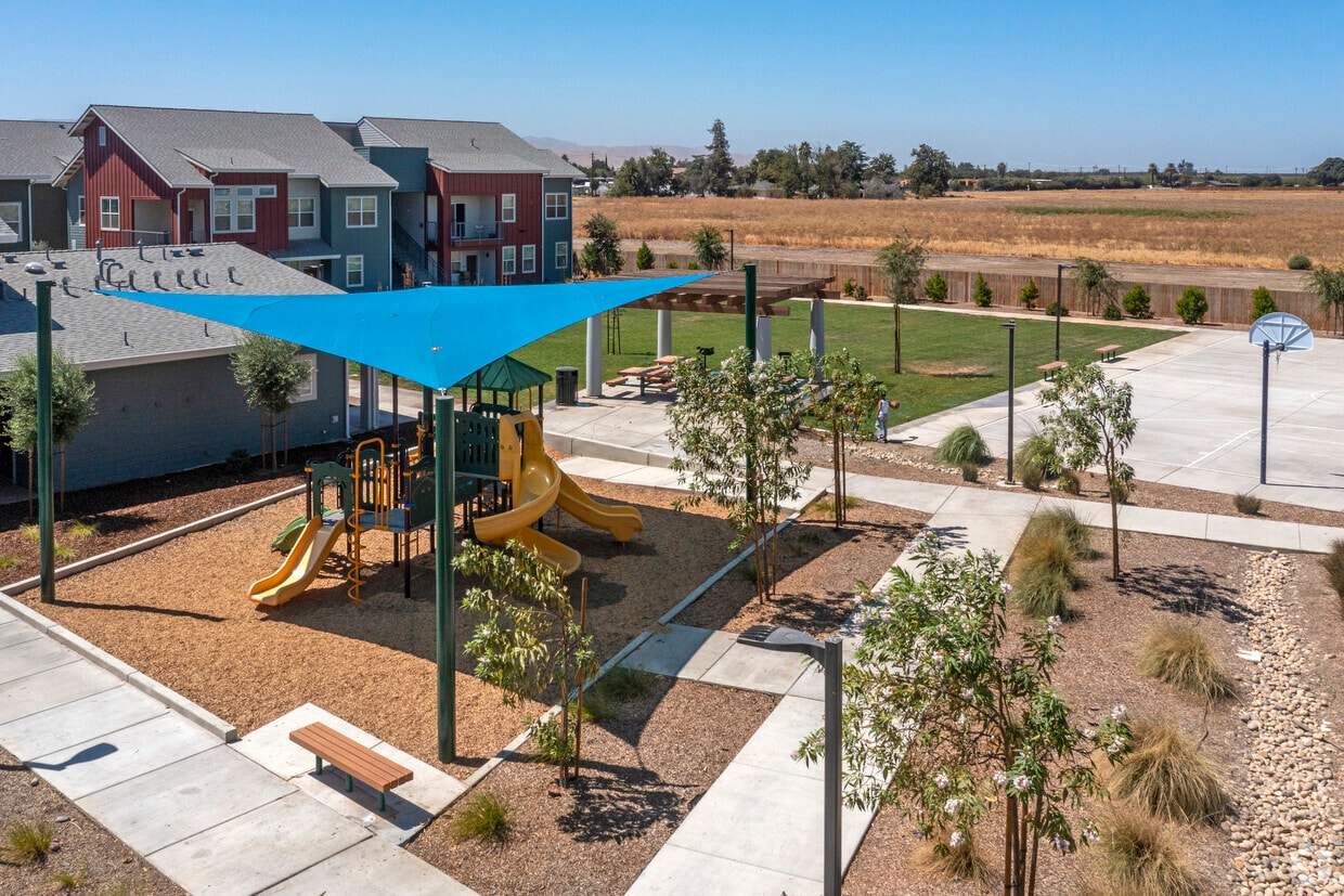 Building Photo - Stonegate Village II
