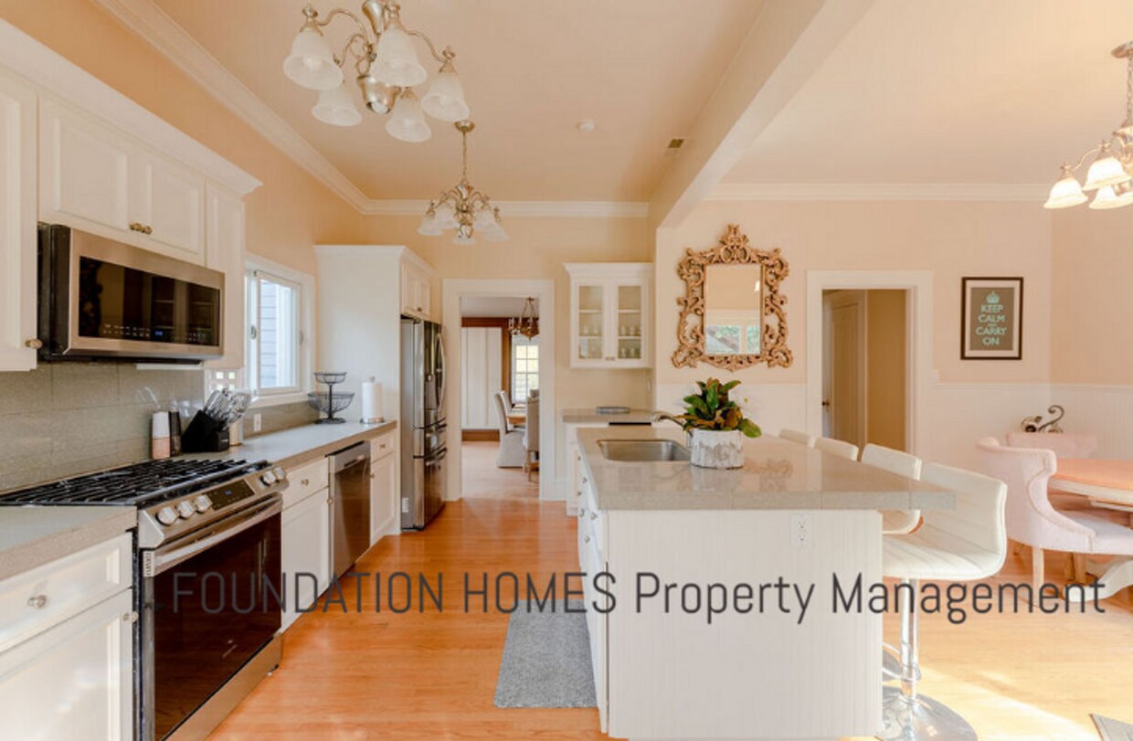 Primary Photo - 5 br, 3.5 bath House - 1715 Lincoln Ave.