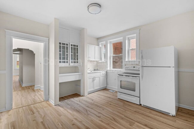 Building Photo - 4301 S 38th St