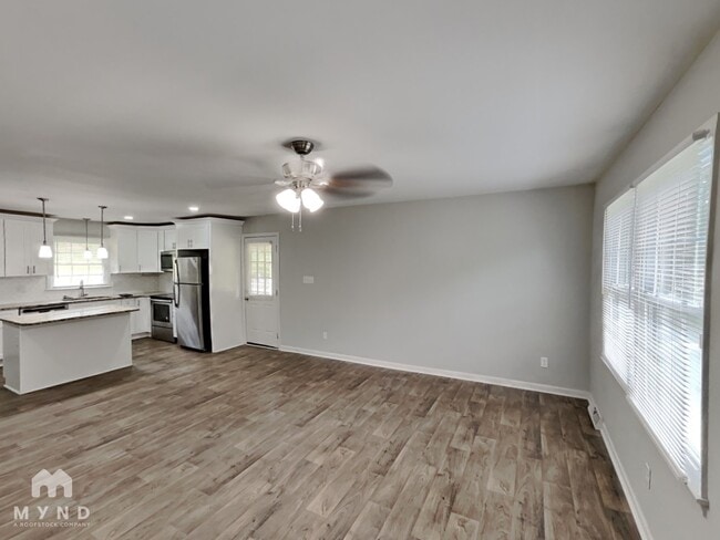 Building Photo - 6175 Rocky River Rd