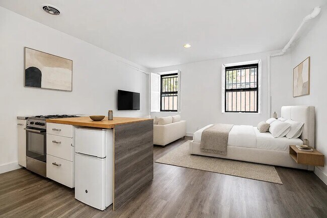 Foto del edificio - 318 W 14th St