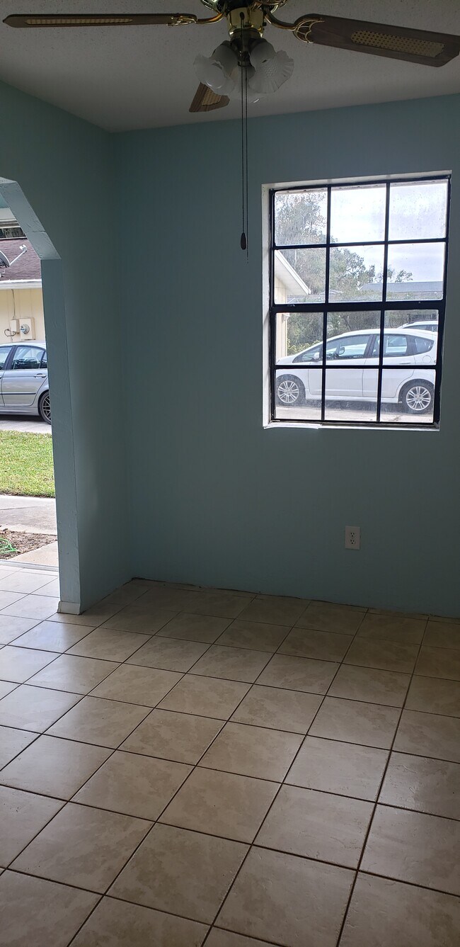 Flex room - 1561 Sunset Ln