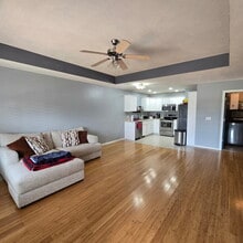 Building Photo - 120 Bailey Cir