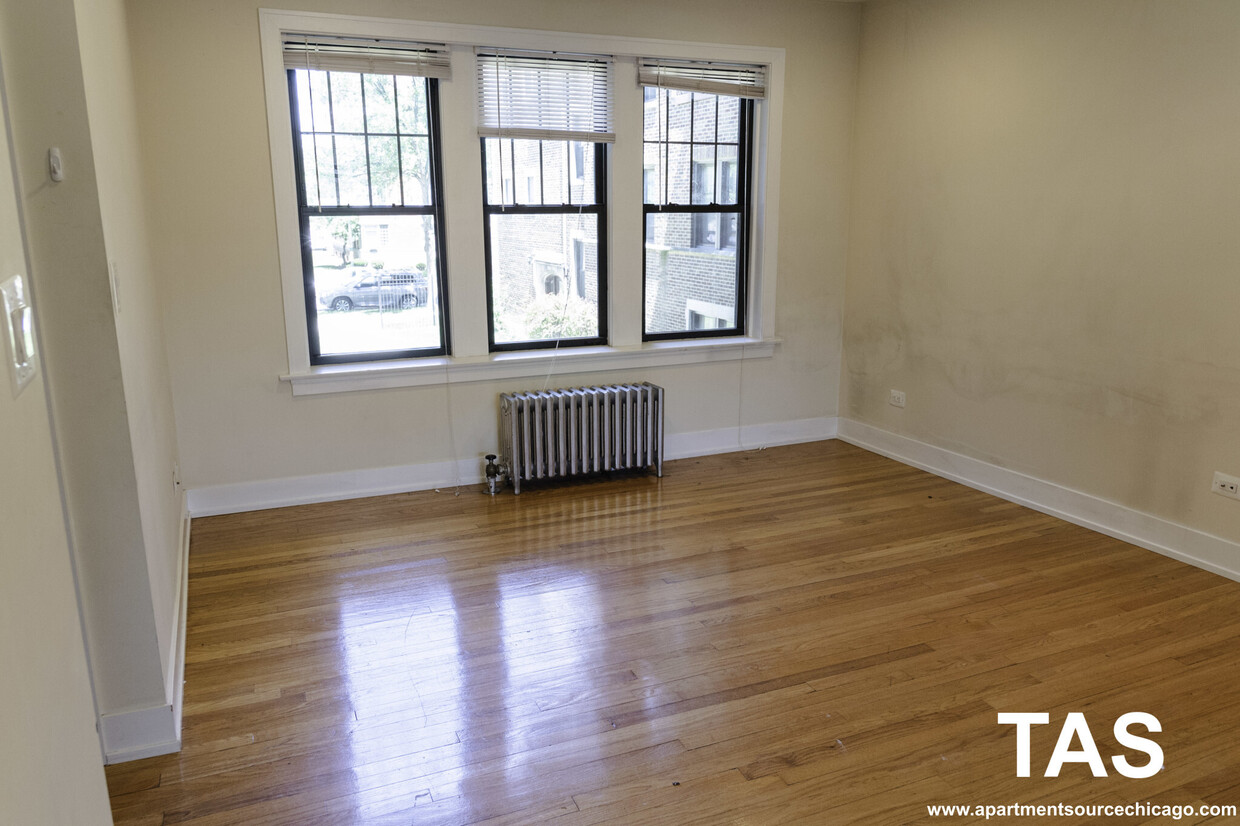 Primary Photo - 2617 W Berwyn Ave