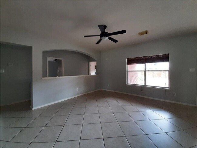 Foto del edificio - 2038 Bluffton Ln