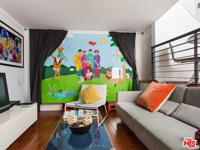 Foto del edificio - 8661 Clifton Wy