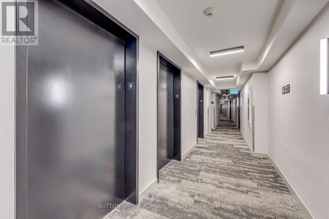Building Photo - 30 Tretti Wy