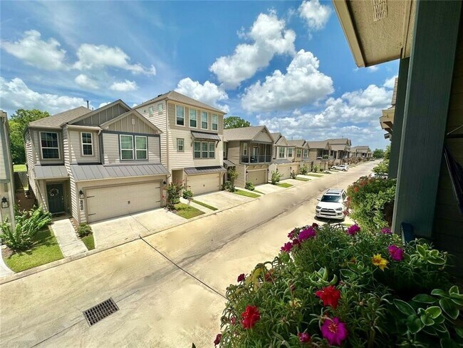 Foto del edificio - Like NEW - Built in  2020 - Charming Singl...