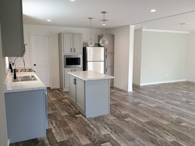 Foto del edificio - Brand-New Home 3 Bedroom 2 Bathroom