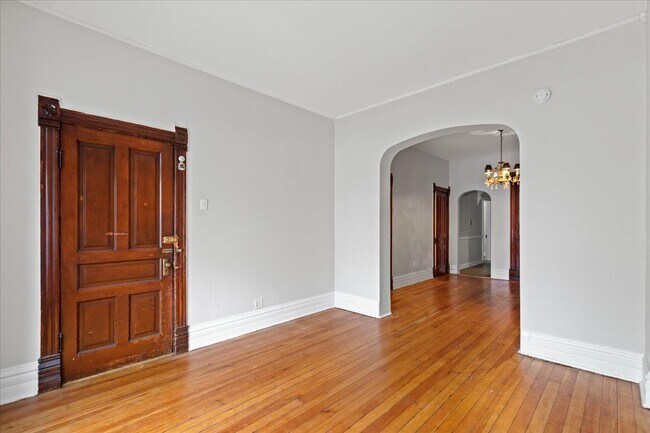 Foto del edificio - 1013 N Winchester Ave
