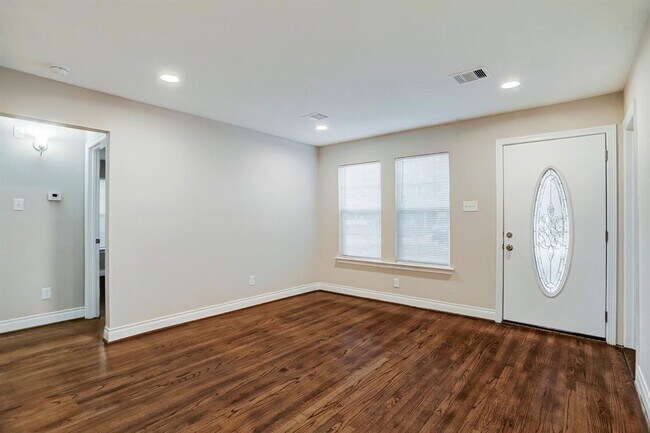 Foto del edificio - 6634 Granite St