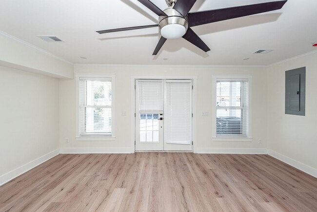 Building Photo - 3 Bedroom, 3 Bathroom Home in Union Heights - North Charleston