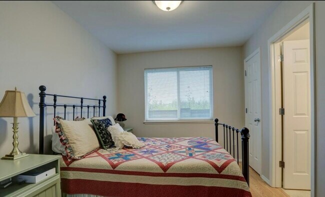 Foto del edificio - 401 S Wasilla St