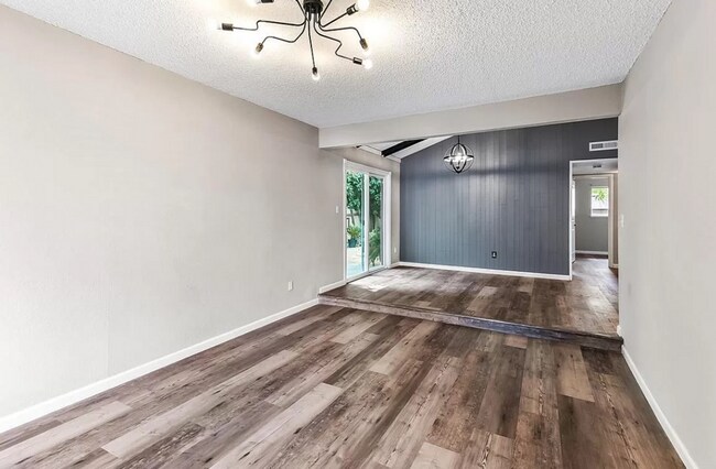 Building Photo - Olympic