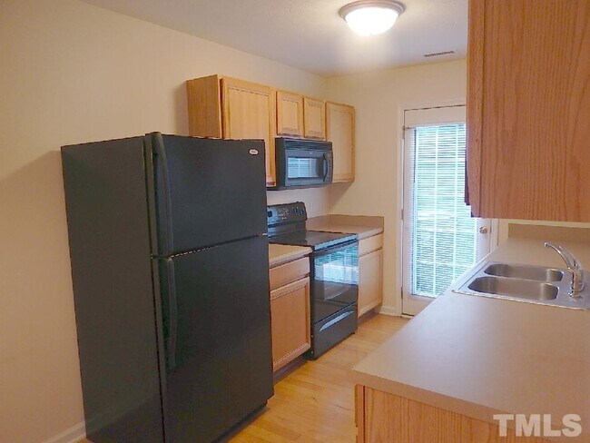 Building Photo - 5206 Big Bass Dr