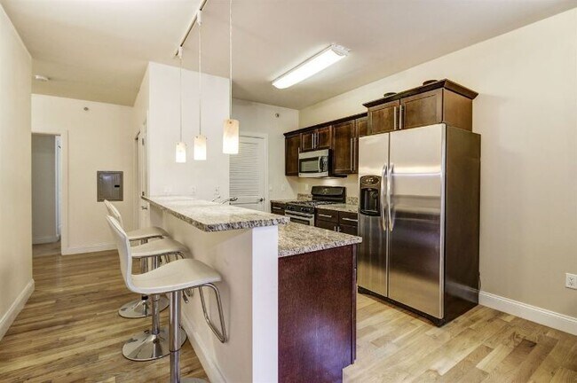Building Photo - 5501 Hudson Ave