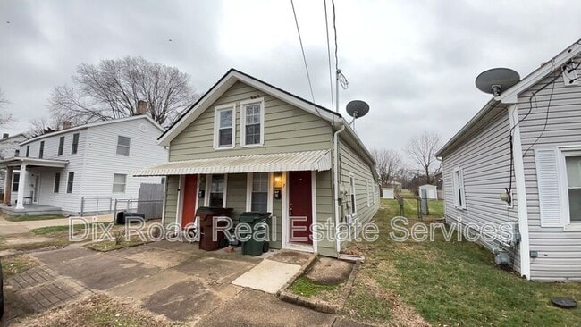 Photo - 9-9 E Main St House