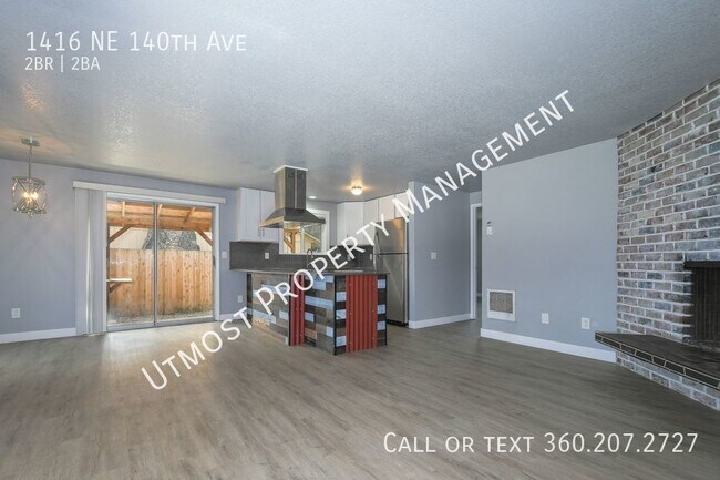 Building Photo - Cute Renovated 2BD 2BA Duplex in the North...