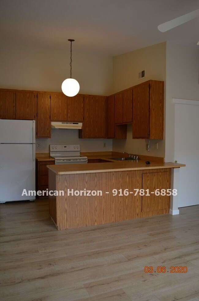Building Photo - 5517 Towhee Way