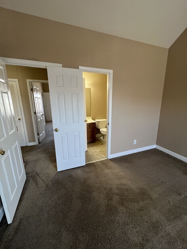 Foto del edificio - 503 Dakota Dr