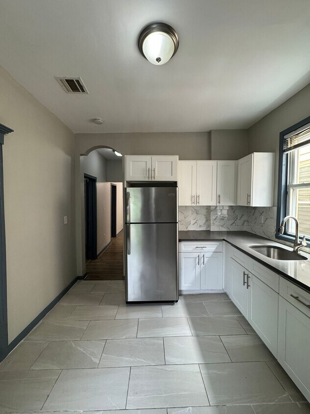 Foto principal - 107 Wilkinson Ave