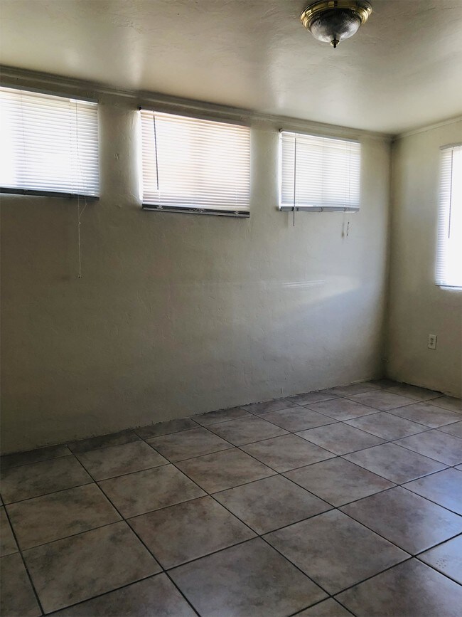 Foto del edificio - 2500 E 22nd St