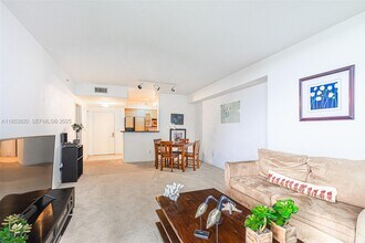 Building Photo - 335 S Biscayne Blvd