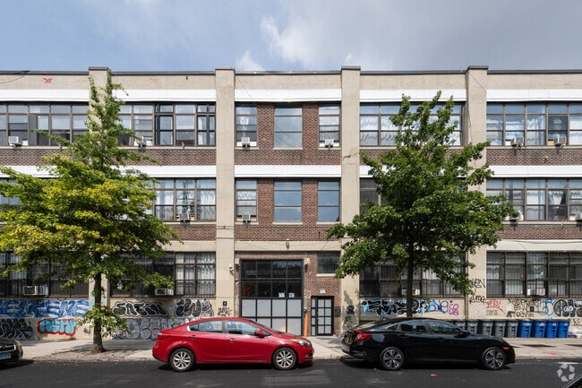 Building Photo - 59 Bogart St