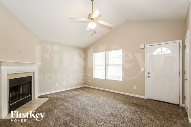 Foto del edificio - 9522 Sleepy Hollow Ln