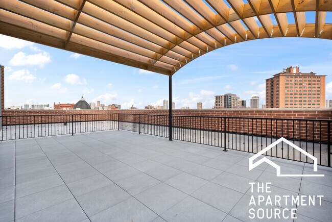 Building Photo - 1534 N Halsted St