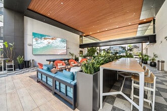 Building Photo - Aster