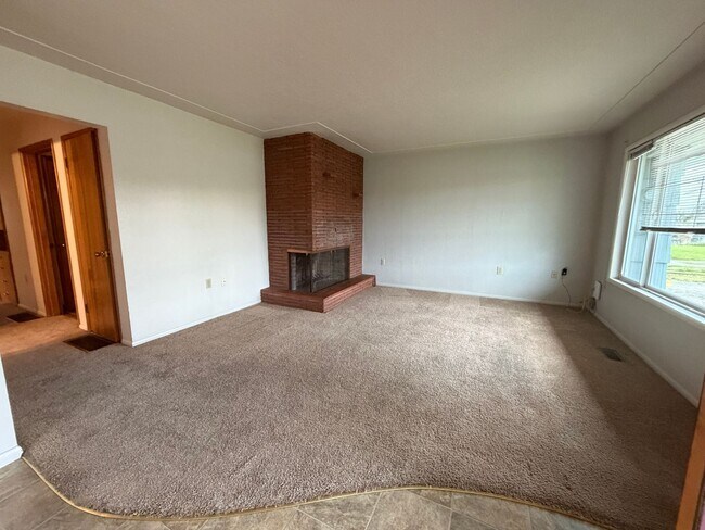 Foto del edificio - 3 Bedroom 2 bath single family house