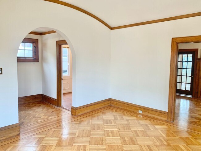 Foto del edificio - 3BR/2BA Spacious Westwood Highlands Home. ...