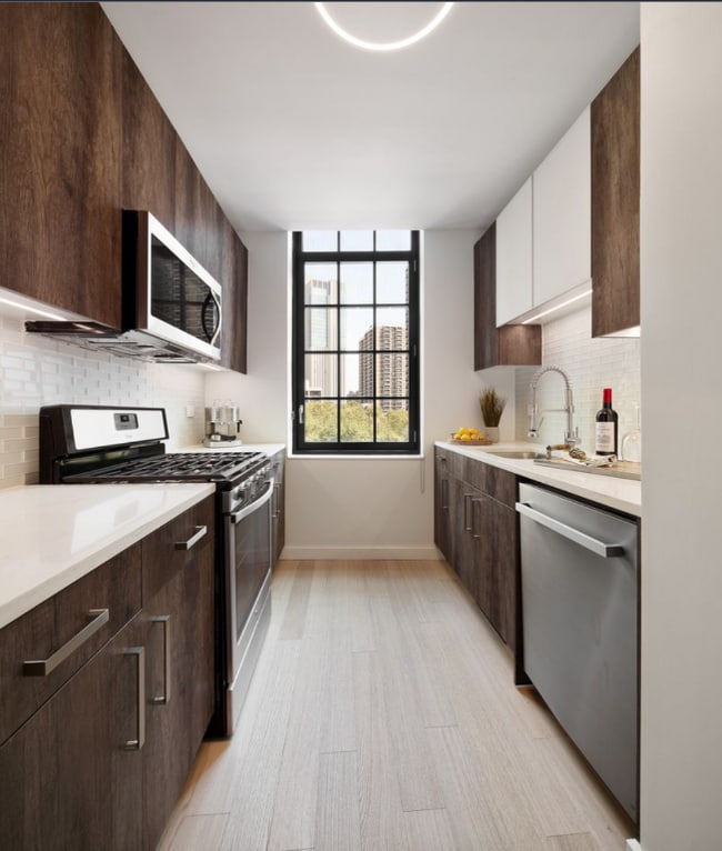 Building Photo - 80 John St