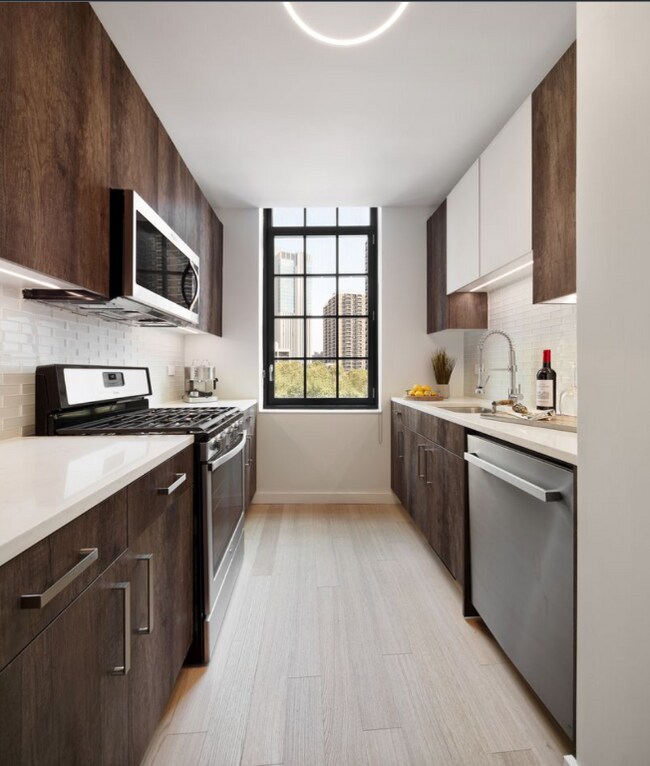 Building Photo - Stunning Views--Private Terrace!!