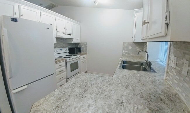 Building Photo - West Bench Boise 3bd 2bath updated home, c...