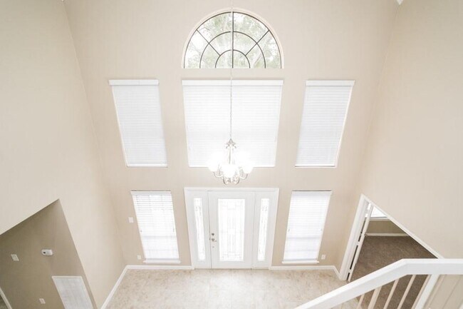 Building Photo - 22910 Glenover Dr