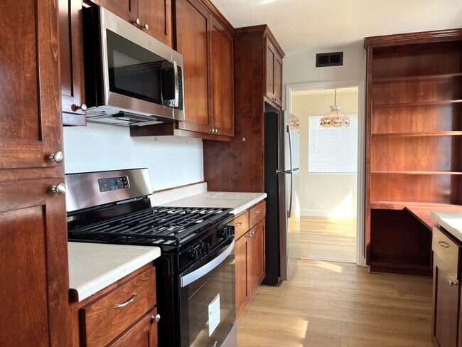 Foto del edificio - 5142 Brockbank Pl