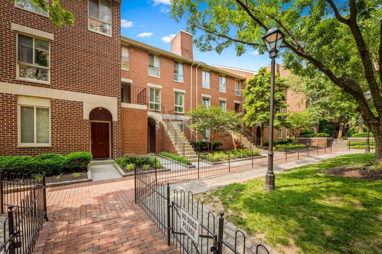 Primary Photo - 21 Andrew Pl