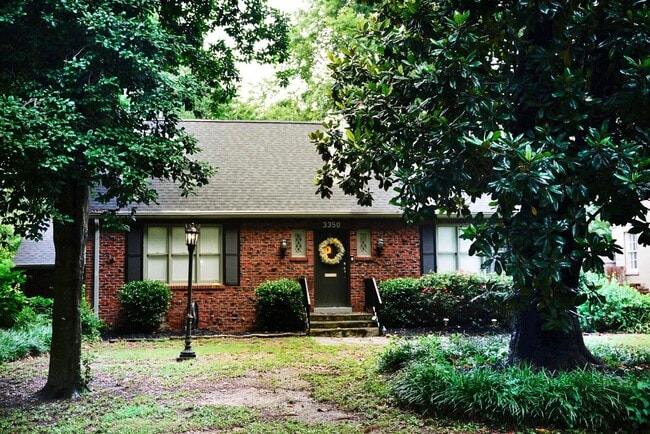 Building Photo - 3350 Highland Park Pl