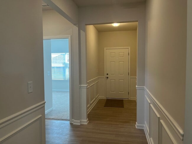 Building Photo - Beautiful Ranch Home in Sanford, Available...